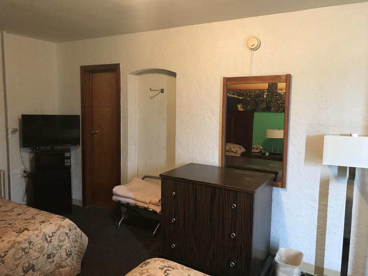 Fiesta Motel Pontiac Extérieur photo