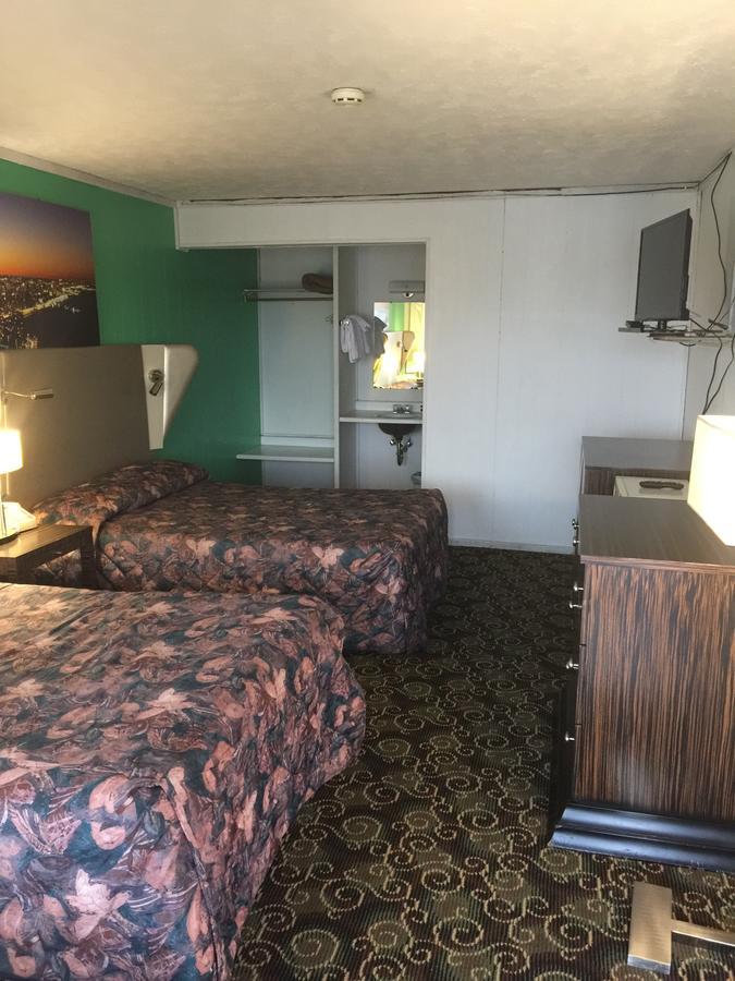 Fiesta Motel Pontiac Extérieur photo